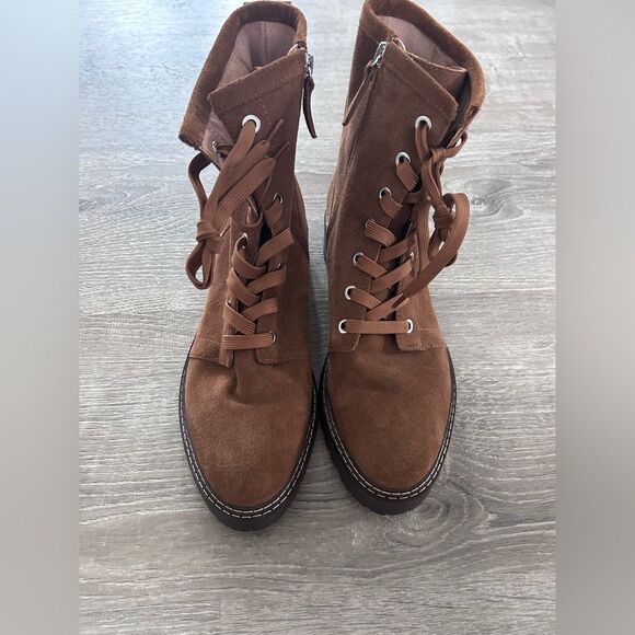 New Moonie Water Resistant Women Suede Combat Boot Size 9M Brown - Picture 1 of 7
